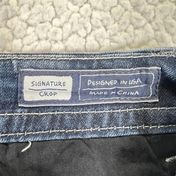 Miss Me Jeans Women's Size 27 (Actual 31x27) Blue Signature Crop Embellished - Picture 8 of 14